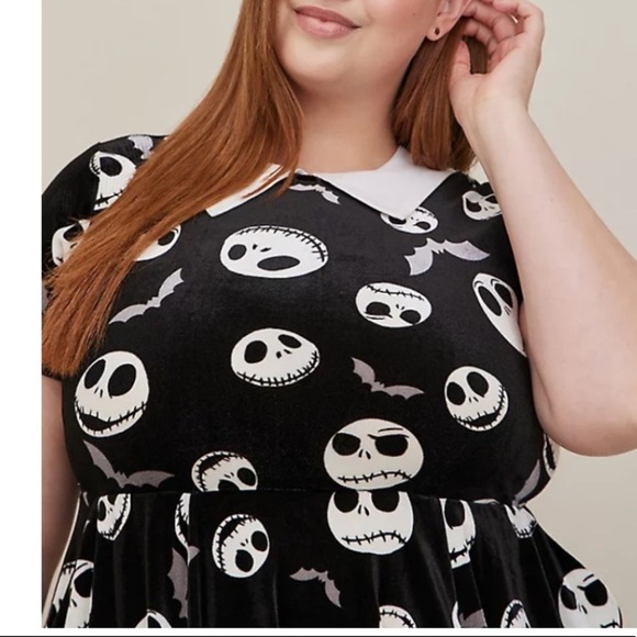 TORRID NWT DISNEY THE NIGHTMARE BEFORE CHRISTMAS MINI VELVET DRESS HALLOWEEN - Picture 4 of 6